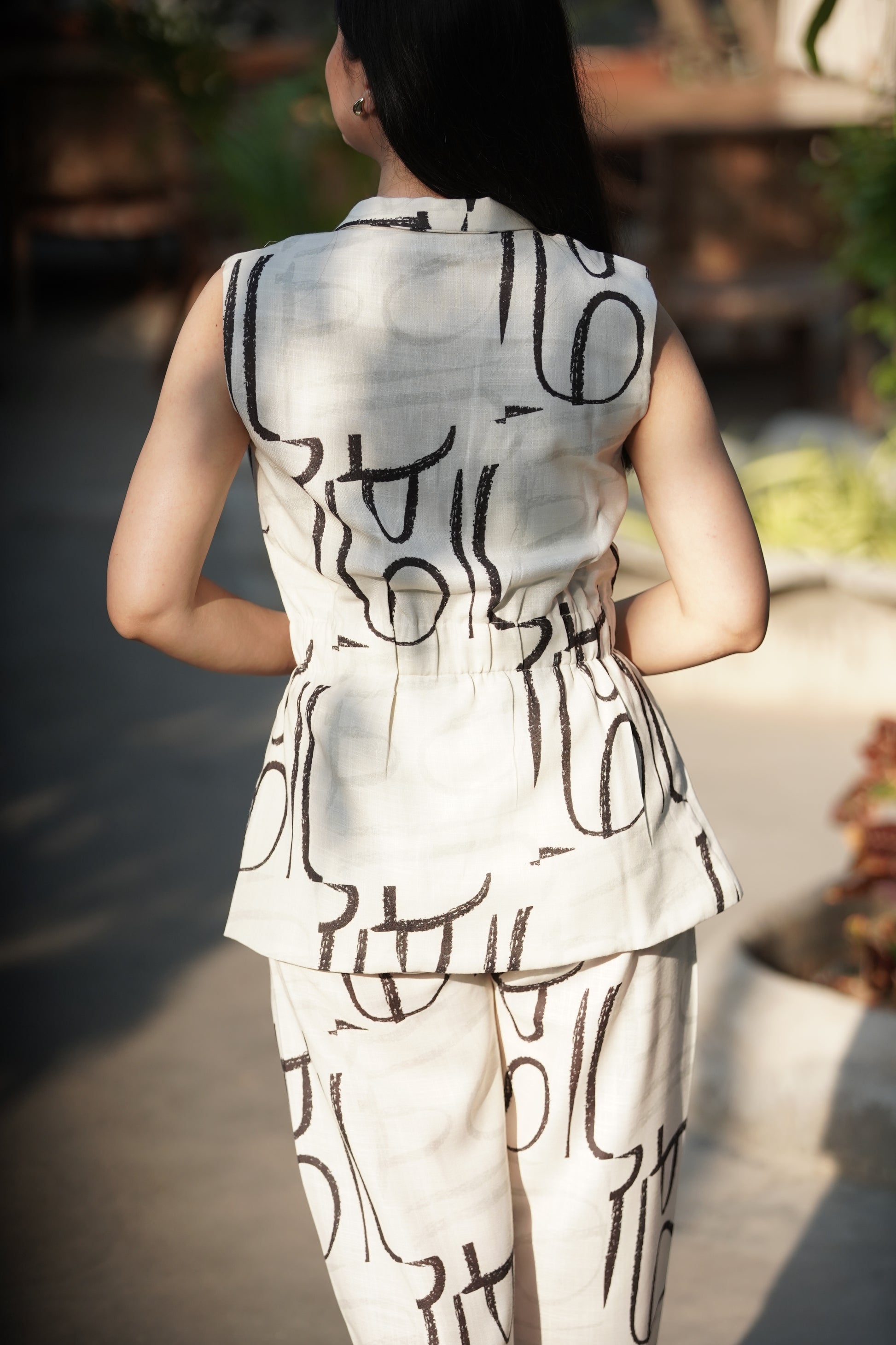 AKSHAR SLEEVELESS BLAZER