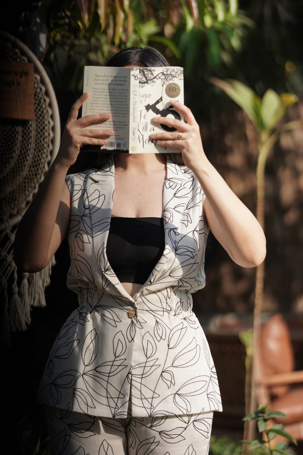 FLORA SLEEVELESS BLAZER