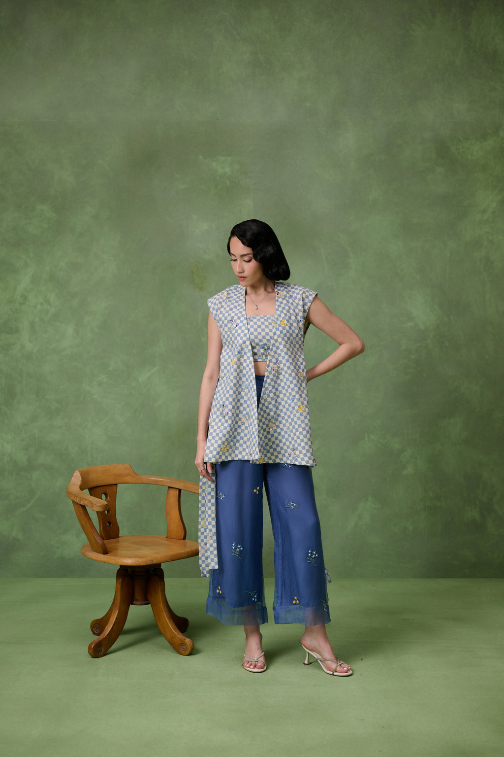 Bloom Cape Blue