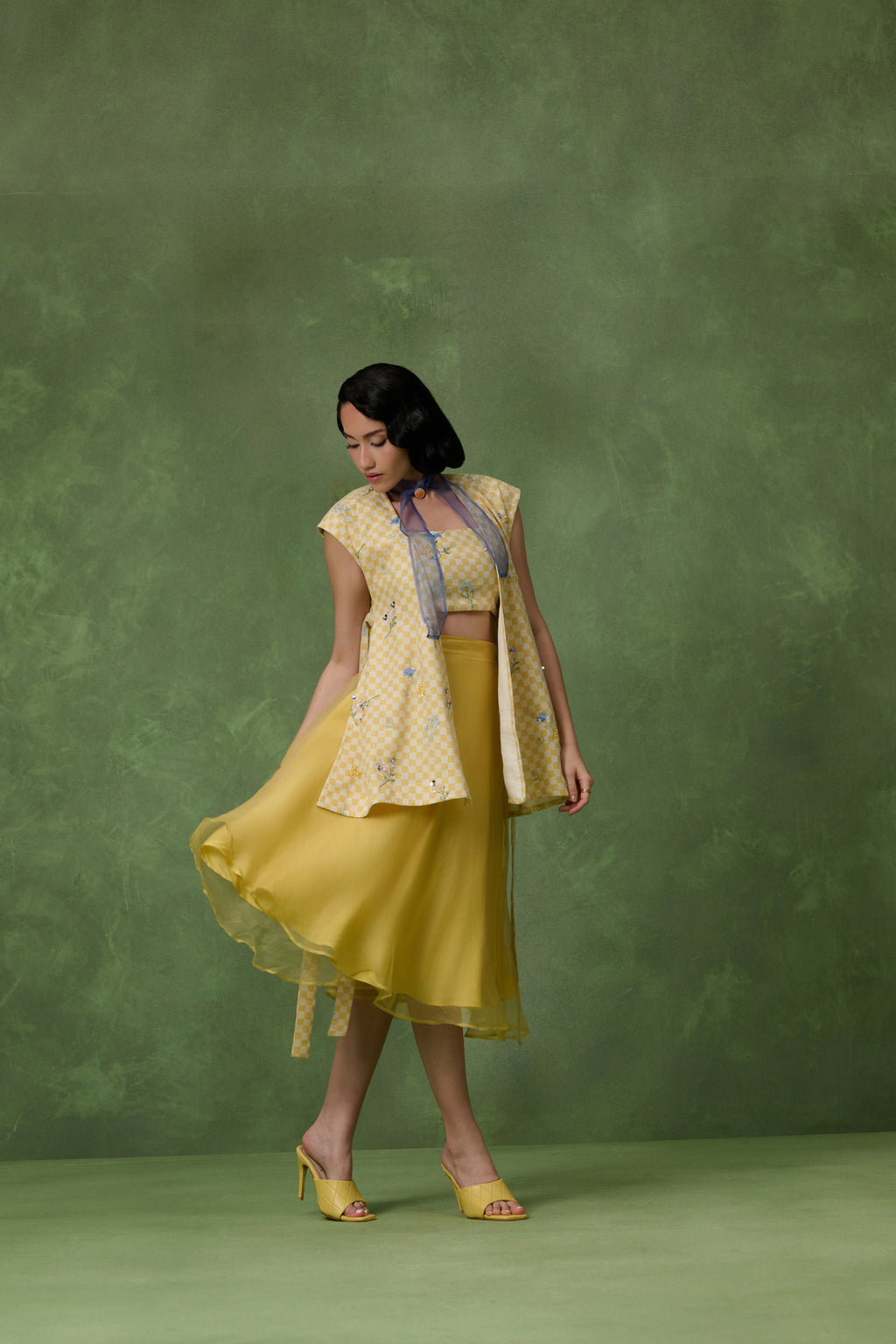 Bloom Cape Yellow