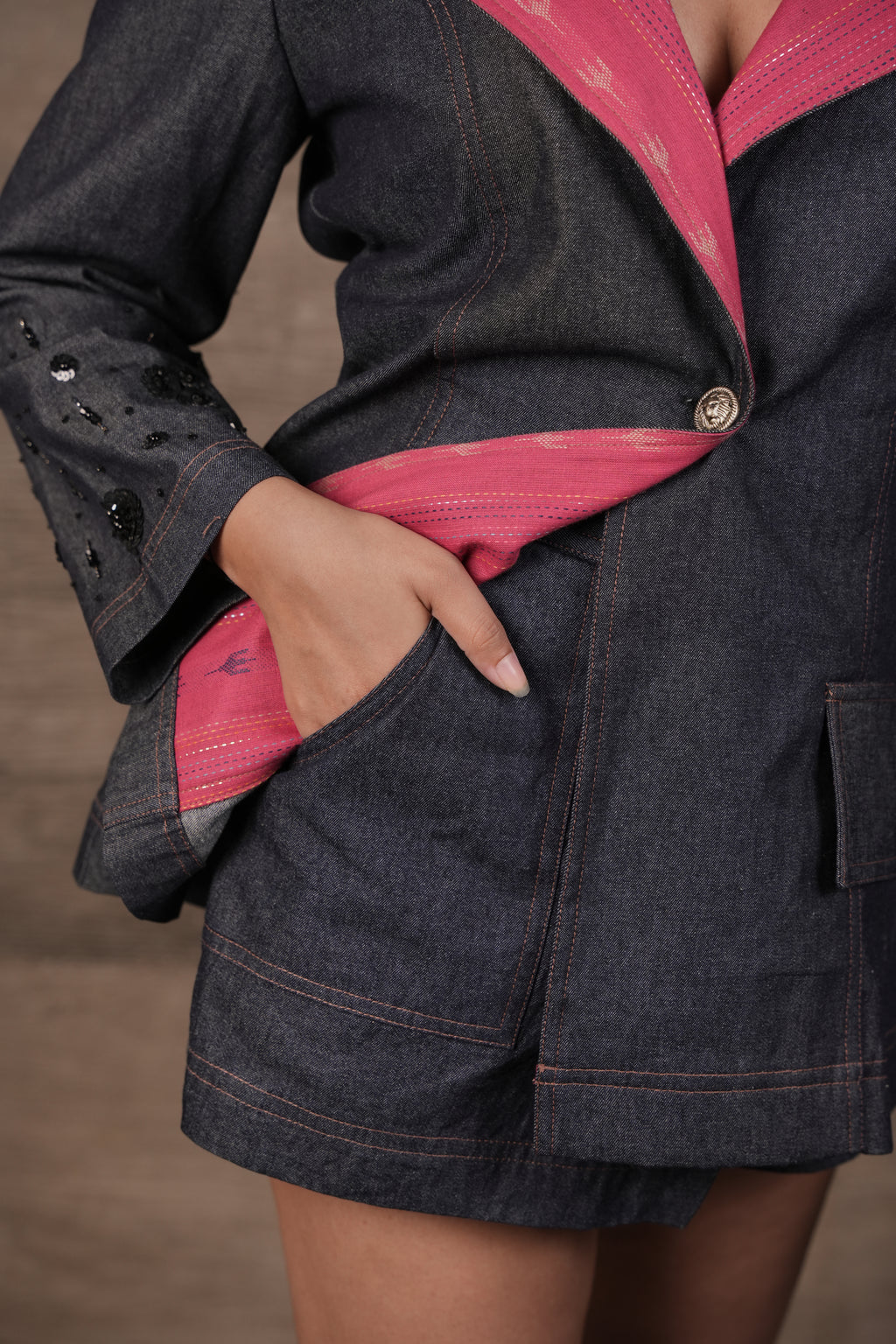Ikat  trench