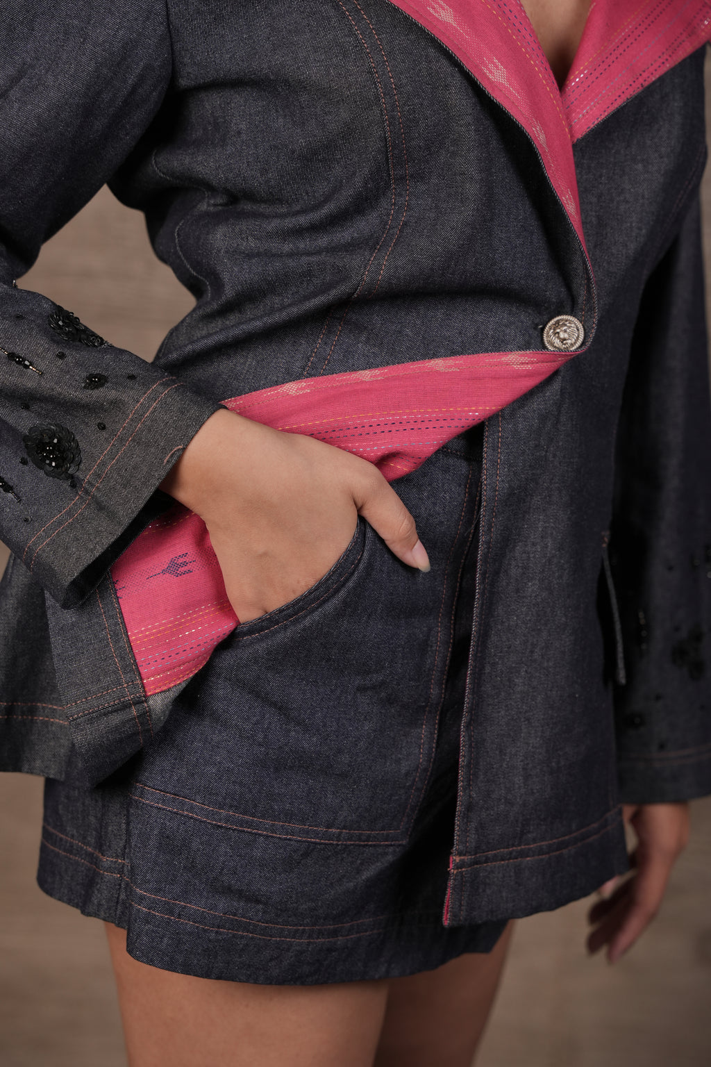 Ikat  trench