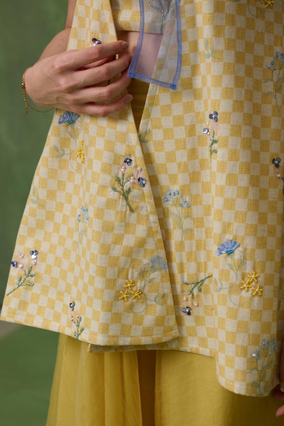 Bloom Cape Yellow